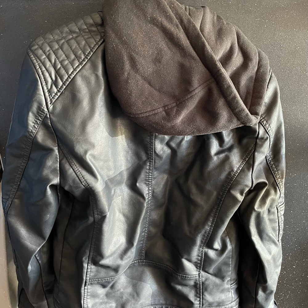 Jacket - Picture 3 of 4